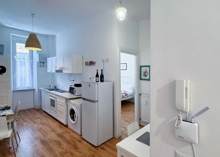 Piramide 2 Bedrooms & 2 Bathrooms