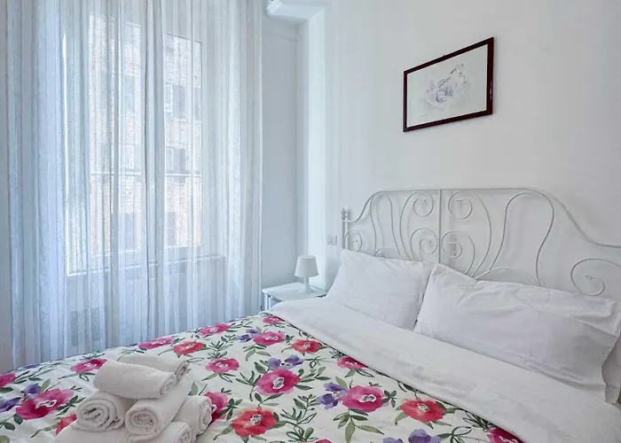 Piramide 2 Bedrooms & 2 Bathrooms *