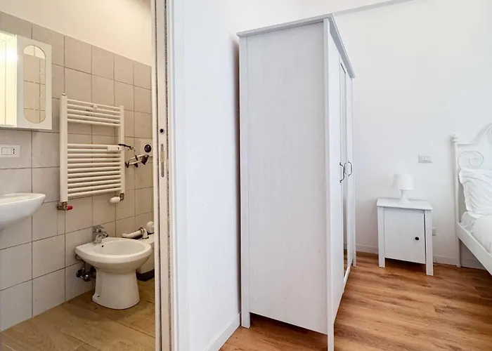 Piramide 2 Bedrooms & 2 Bathrooms * Roma