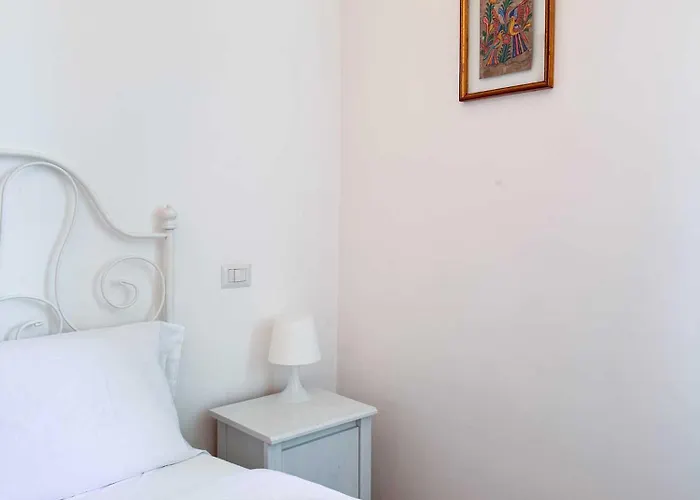Piramide 2 Bedrooms & 2 Bathrooms Roma