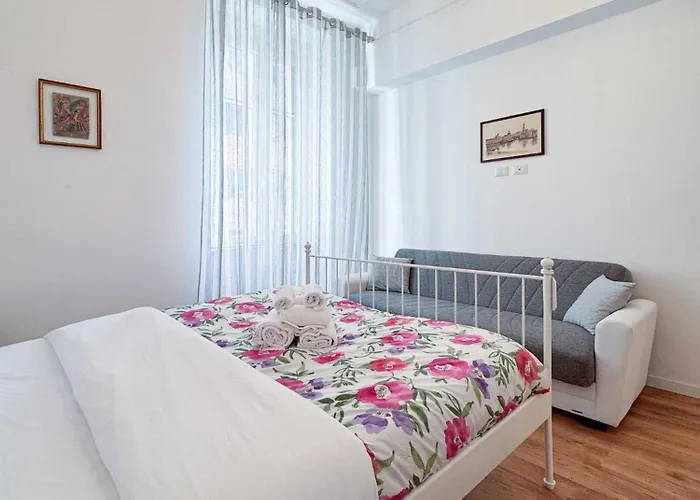 Piramide 2 Bedrooms & 2 Bathrooms *