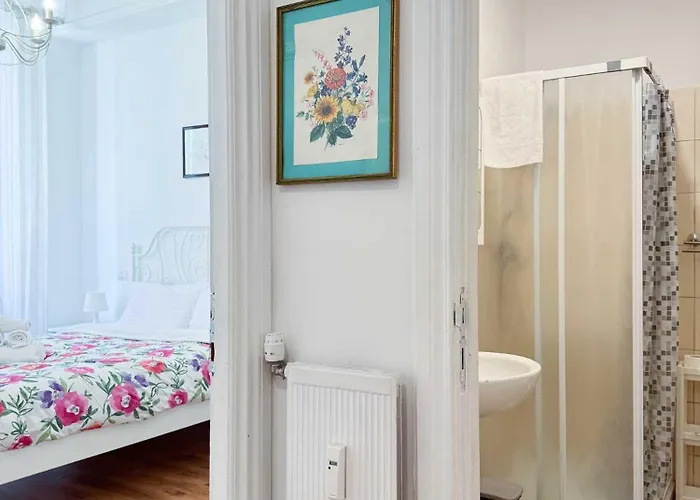 Piramide 2 Bedrooms & 2 Bathrooms *